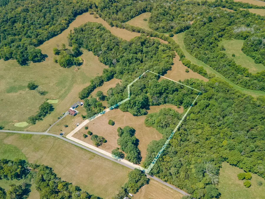 4283 Turkey Creek Rd, Williamsport, TN 38487 - #2