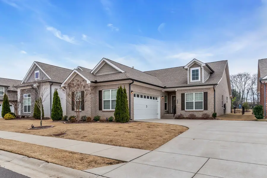 6412 Armstrong Dr, Hermitage, TN 37076 - Image #2