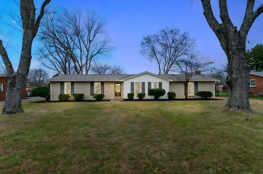 818 Chrisman Dr, Franklin, TN 37064 - Image #2