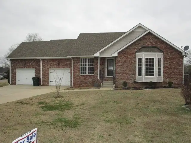 1200 Woodvale Dr, Gallatin, TN 37066 - Image #1