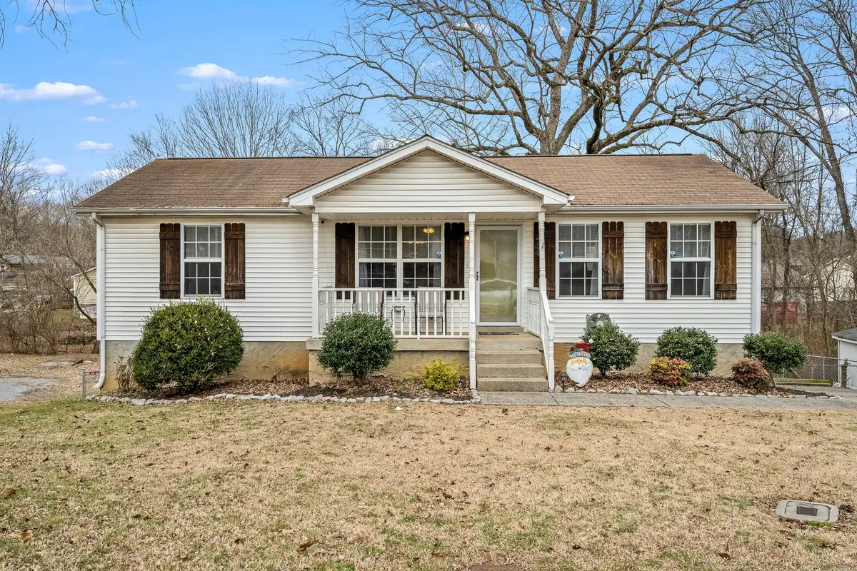 108 Hampton Dr, La Vergne, TN 37086 - Image #1