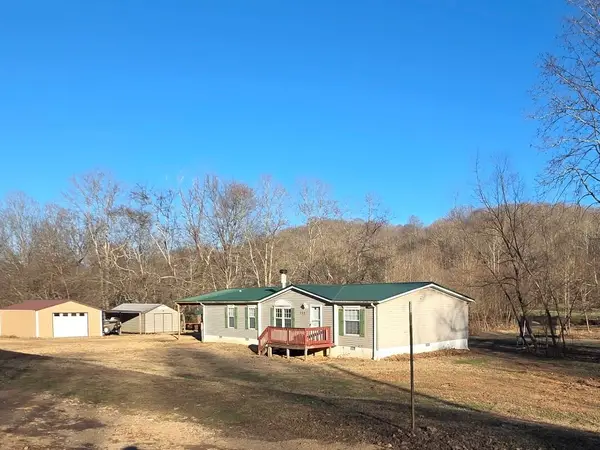 230 Lowery Cemetery Rd, Cumberland City, TN 37050