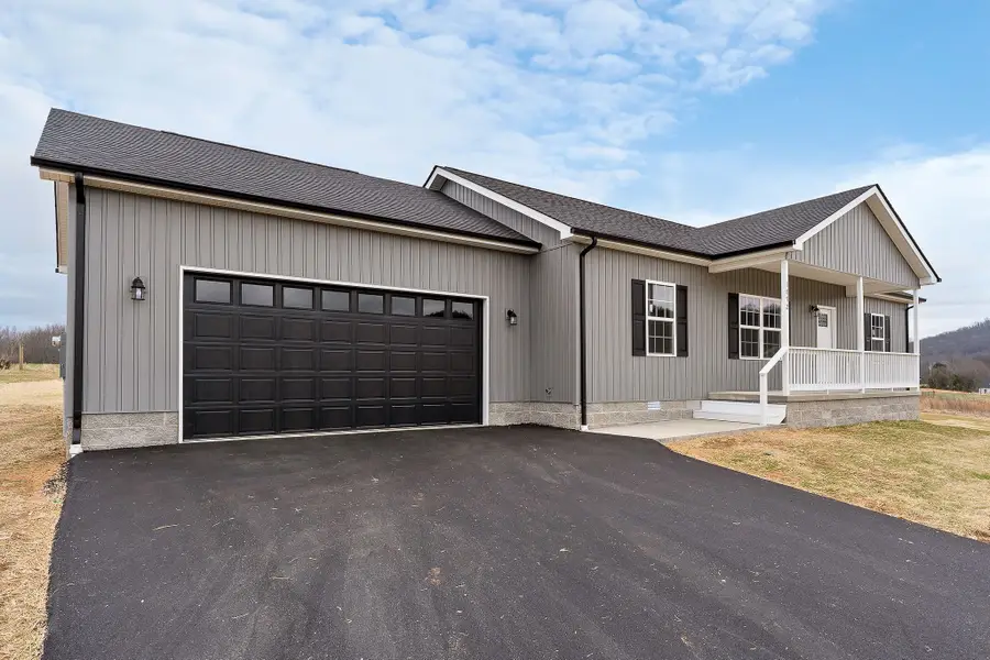 1072 Frank Anderson Rd, Sparta, TN 38583 - Image #2
