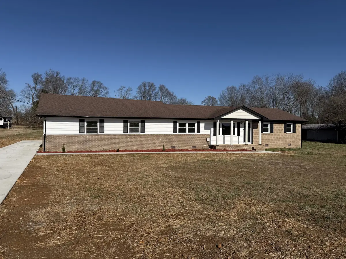 4973 Awalt Rd, Tullahoma, TN 37388 - Image #1