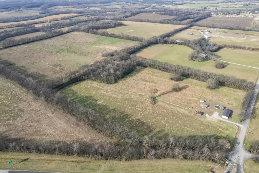 815 S Cross Bridges Rd, Mount Pleasant, TN 38474 - Image #2