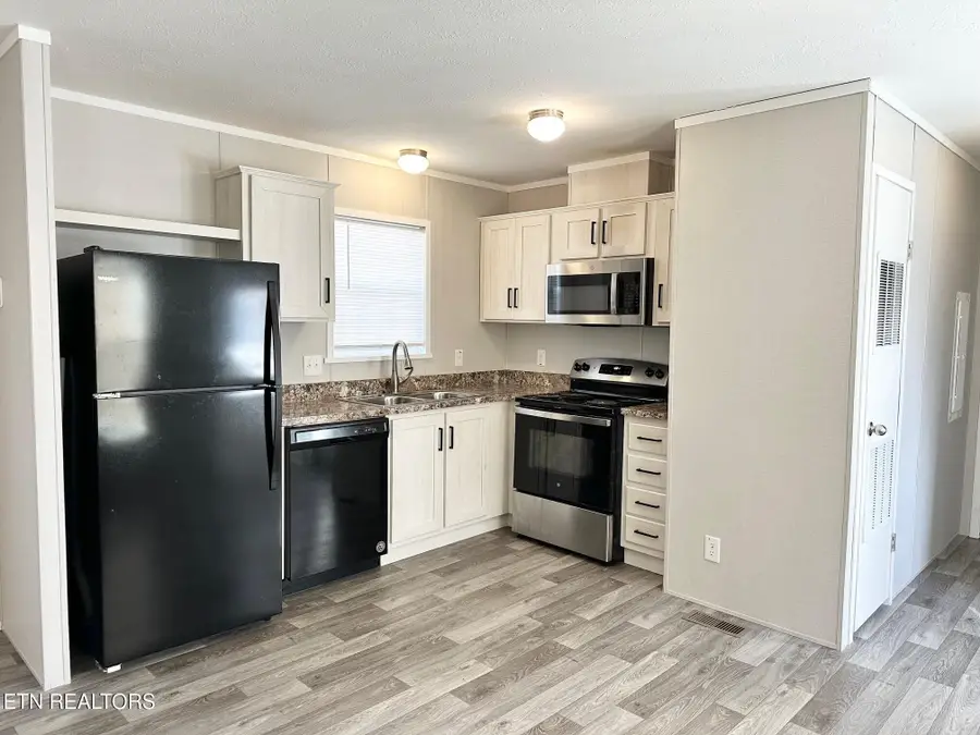 222 Braddock St, Crossville, TN 38571 - Image #3