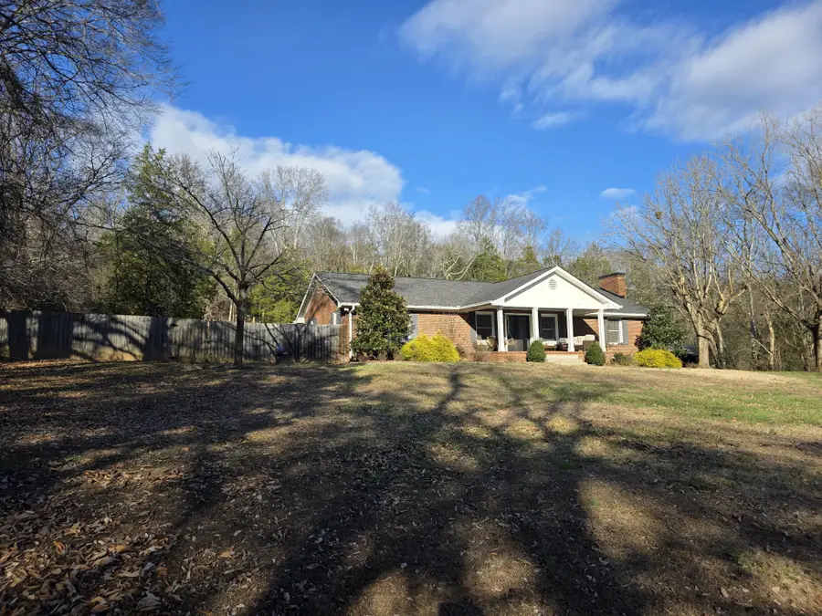 811 Hogans Branch Rd, Hendersonville, TN 37075 - Image #2