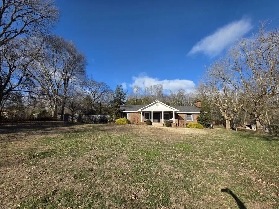 811 Hogans Branch Rd, Hendersonville, TN 37075 - Image #3