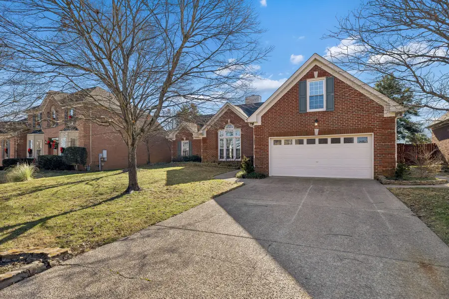 142 Mansker Park Dr, Hendersonville, TN 37075 - Image #2