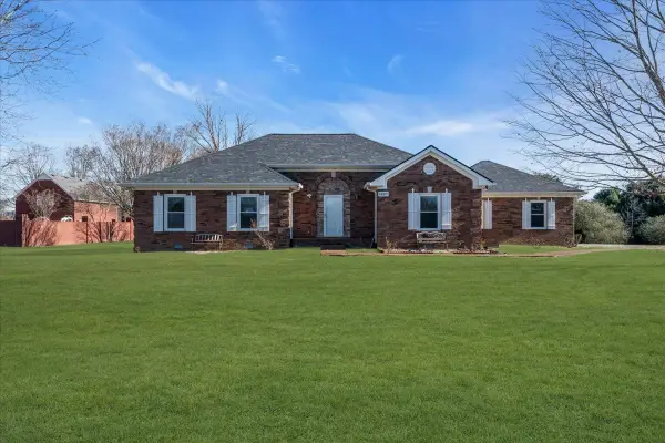 4007 Meadow View Cir, Pleasant View, TN 37146