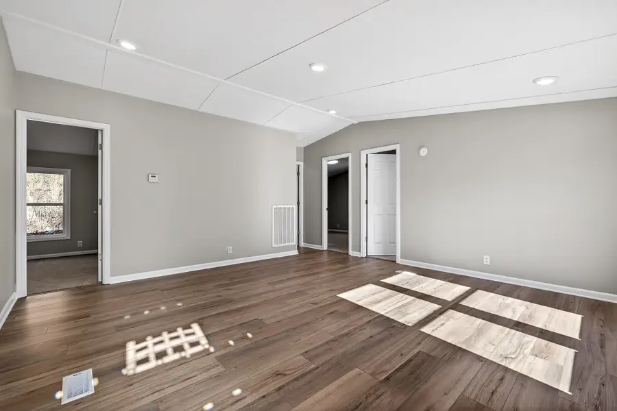 593 Cedar Bend Rd, Beechgrove, TN 37018 - Image #2