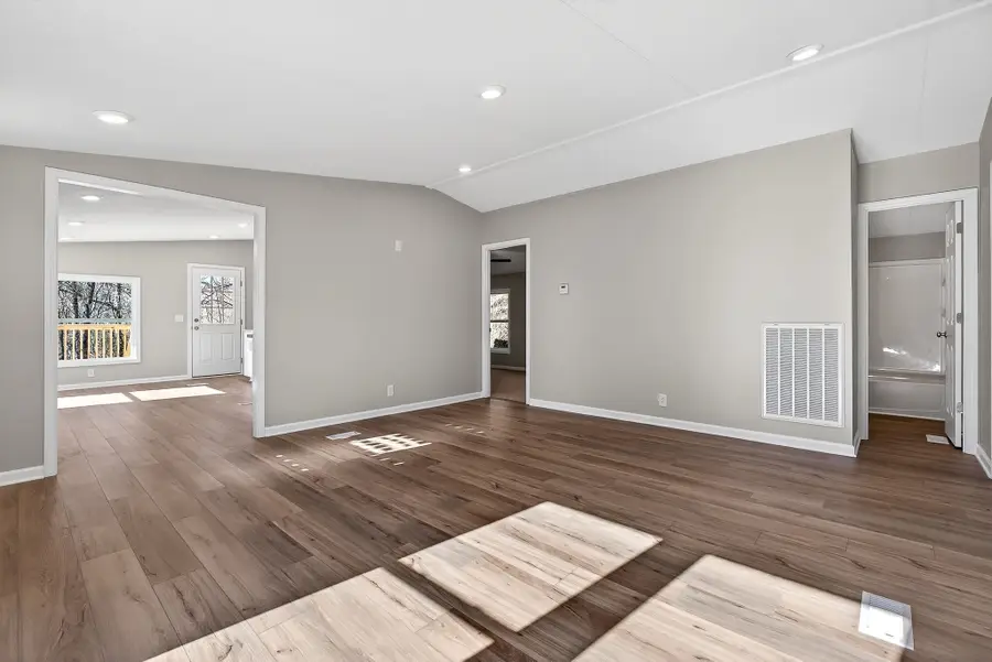 593 Cedar Bend Rd, Beechgrove, TN 37018 - Image #3