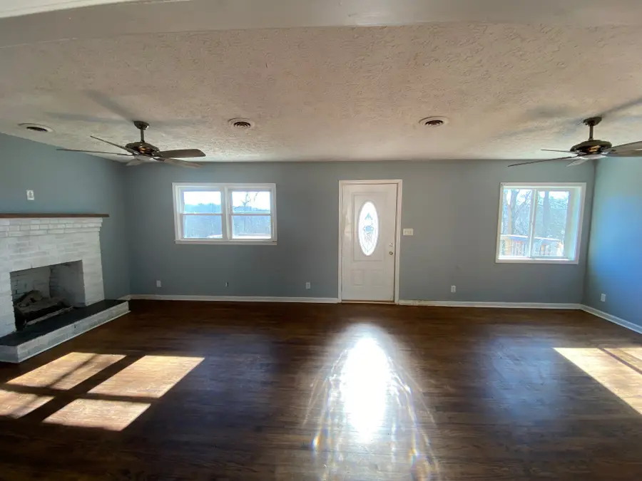 85 Fentress Dr, Erin, TN 37061 - Image #3