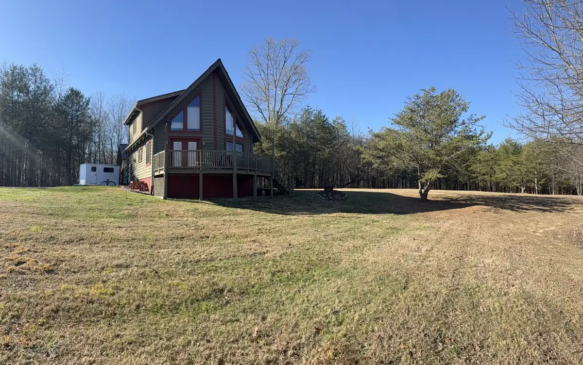 1355 Highland Ln, Crossville, TN 38555 - Image #1