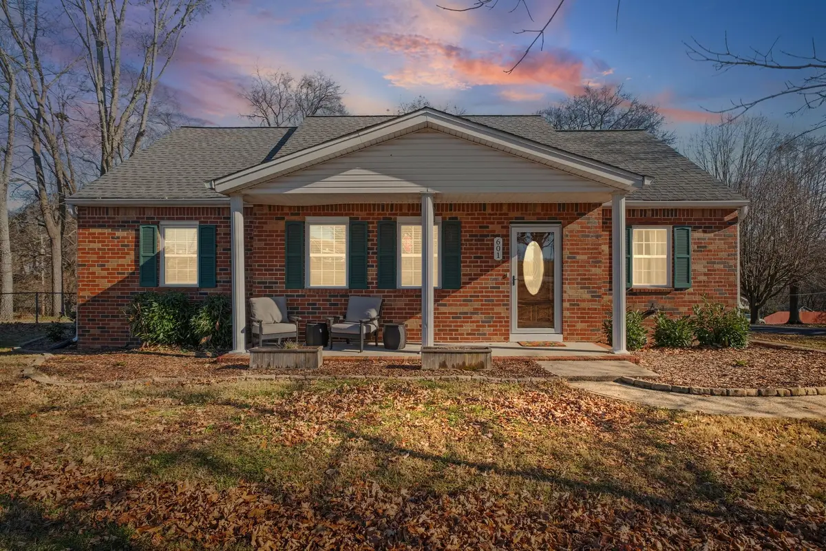 601 Wallace Dr, Goodlettsville, TN 37072 - Image #1