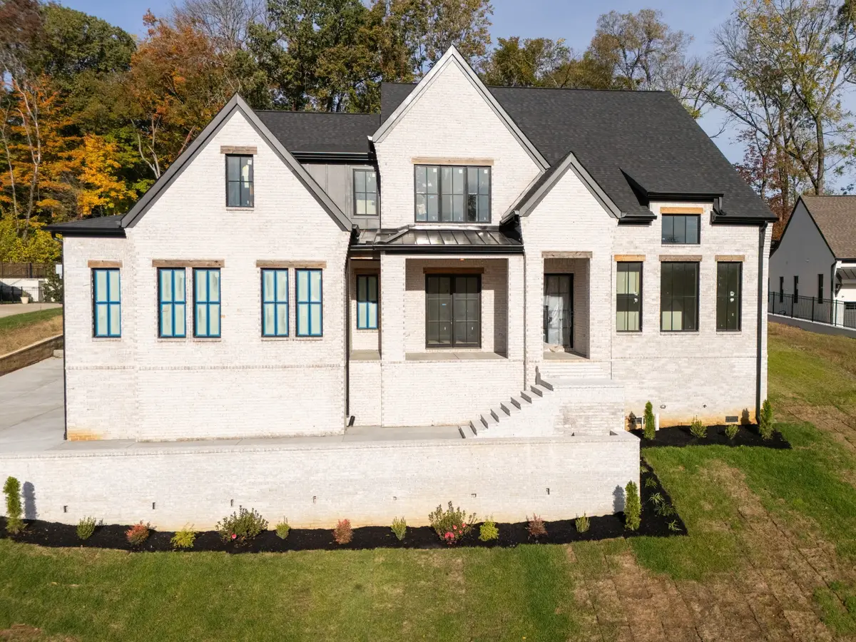 1586 Eastwood Dr, Brentwood, TN 37027 - Image #1