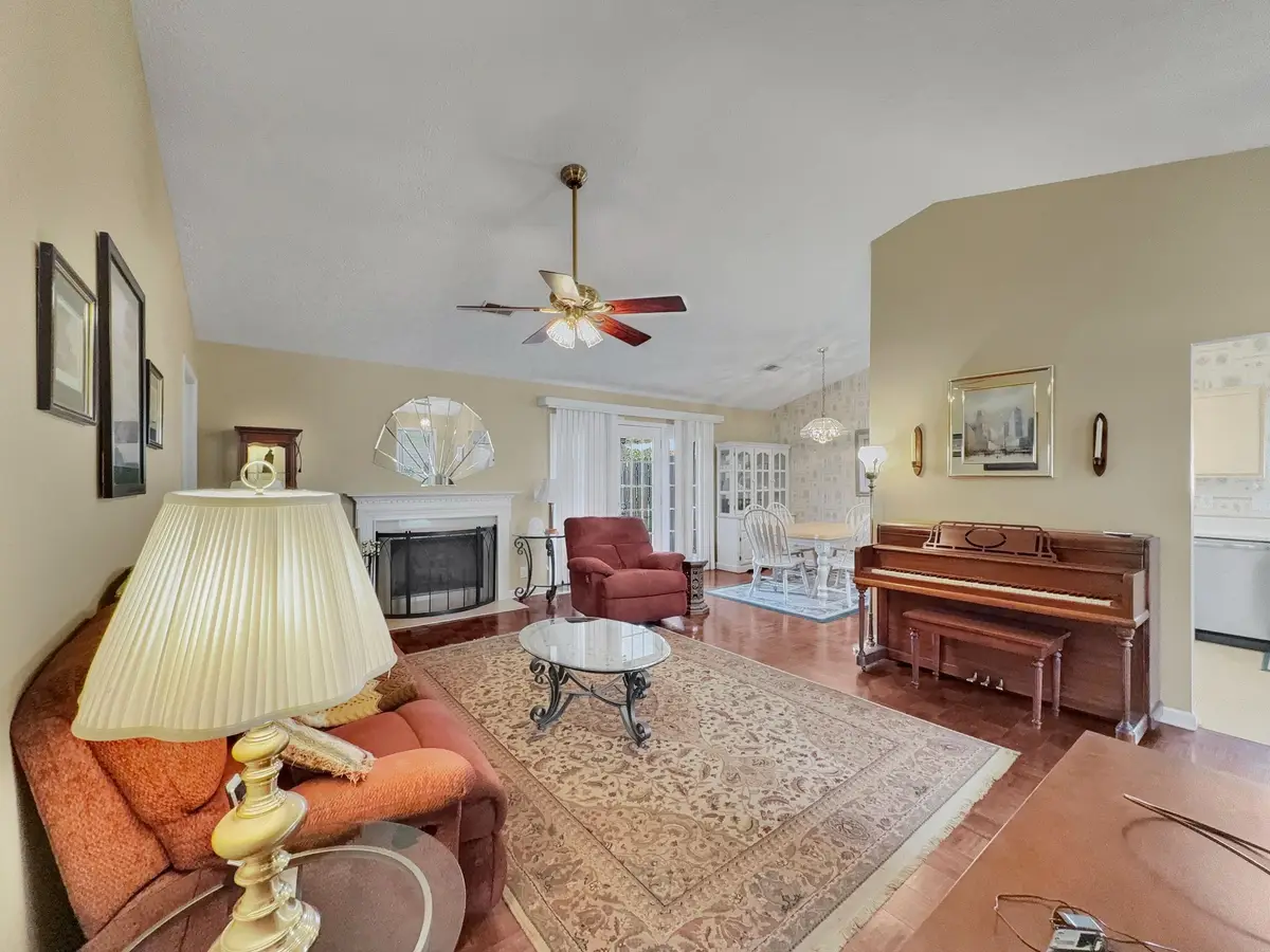 314 Lake Chateau Dr, Hermitage, TN 37076 - Image #1