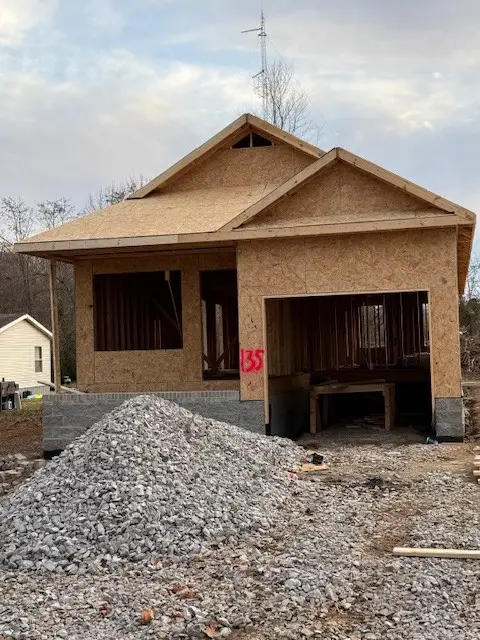 135 Illinois Ave, Oak Grove, KY 42262