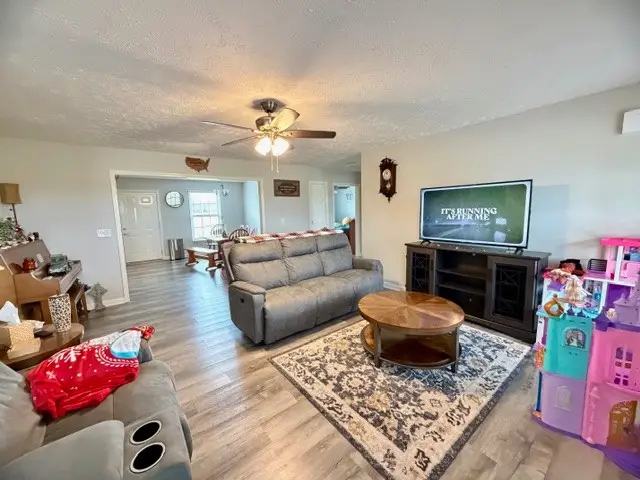 542 Aedc Lakeview Rd, Estill Springs, TN 37330 - Image #2