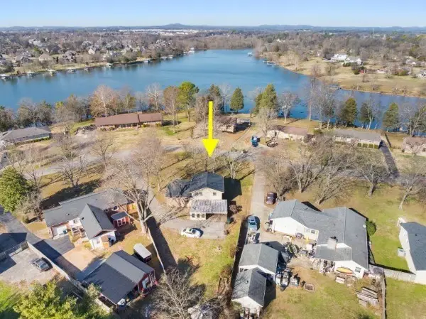 110 Lake Point Dr, Gallatin, TN 37066 - Image #2