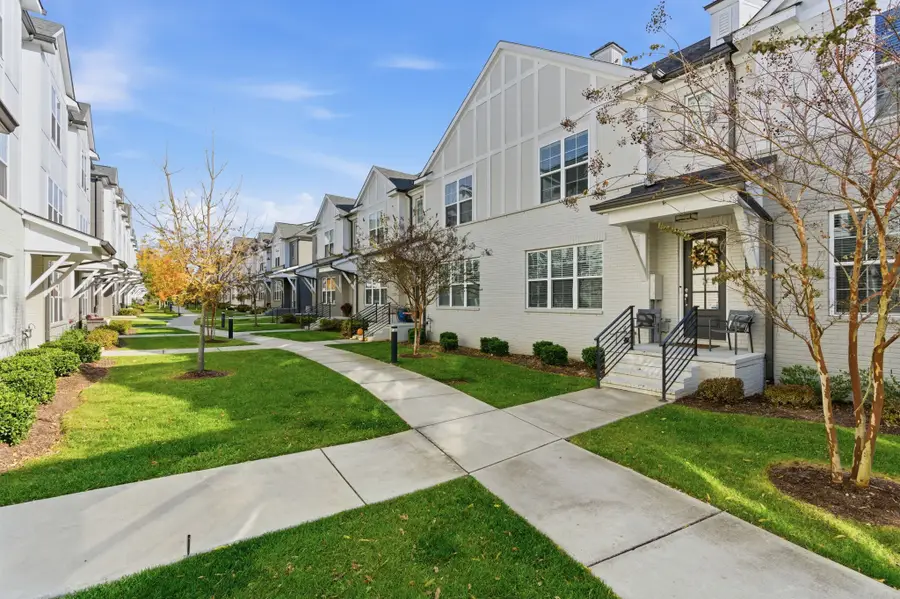 7074 Westside Cir, Nashville, TN 37205 - Image #3