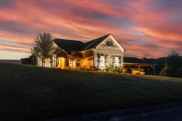 1855 Lochlann Dr, Culleoka, TN 38451