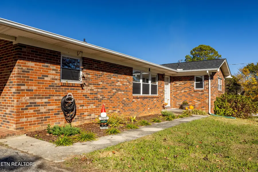 323 W Ridgecrest Drive, Kingston, TN 37763 - #3