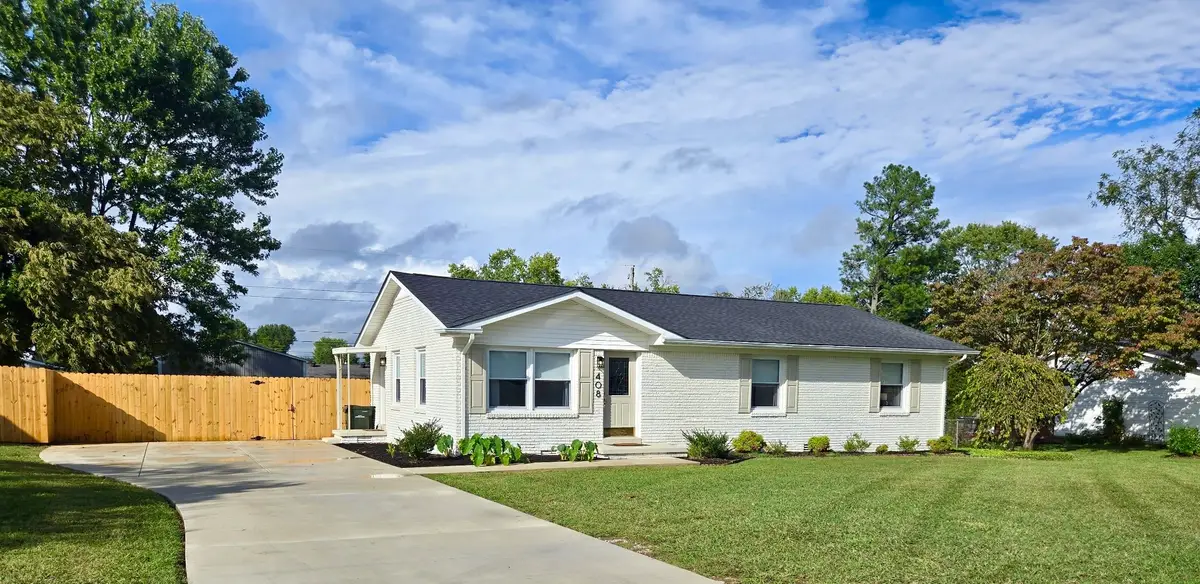 408 Hoffman St, Lawrenceburg, TN 38464 - #1