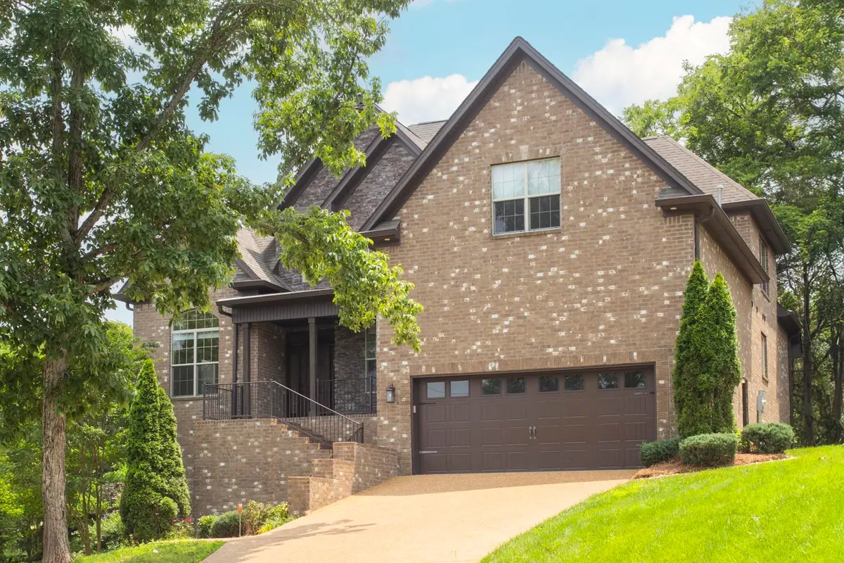 111 Country Hills Dr, Hendersonville, TN 37075 - Image #1