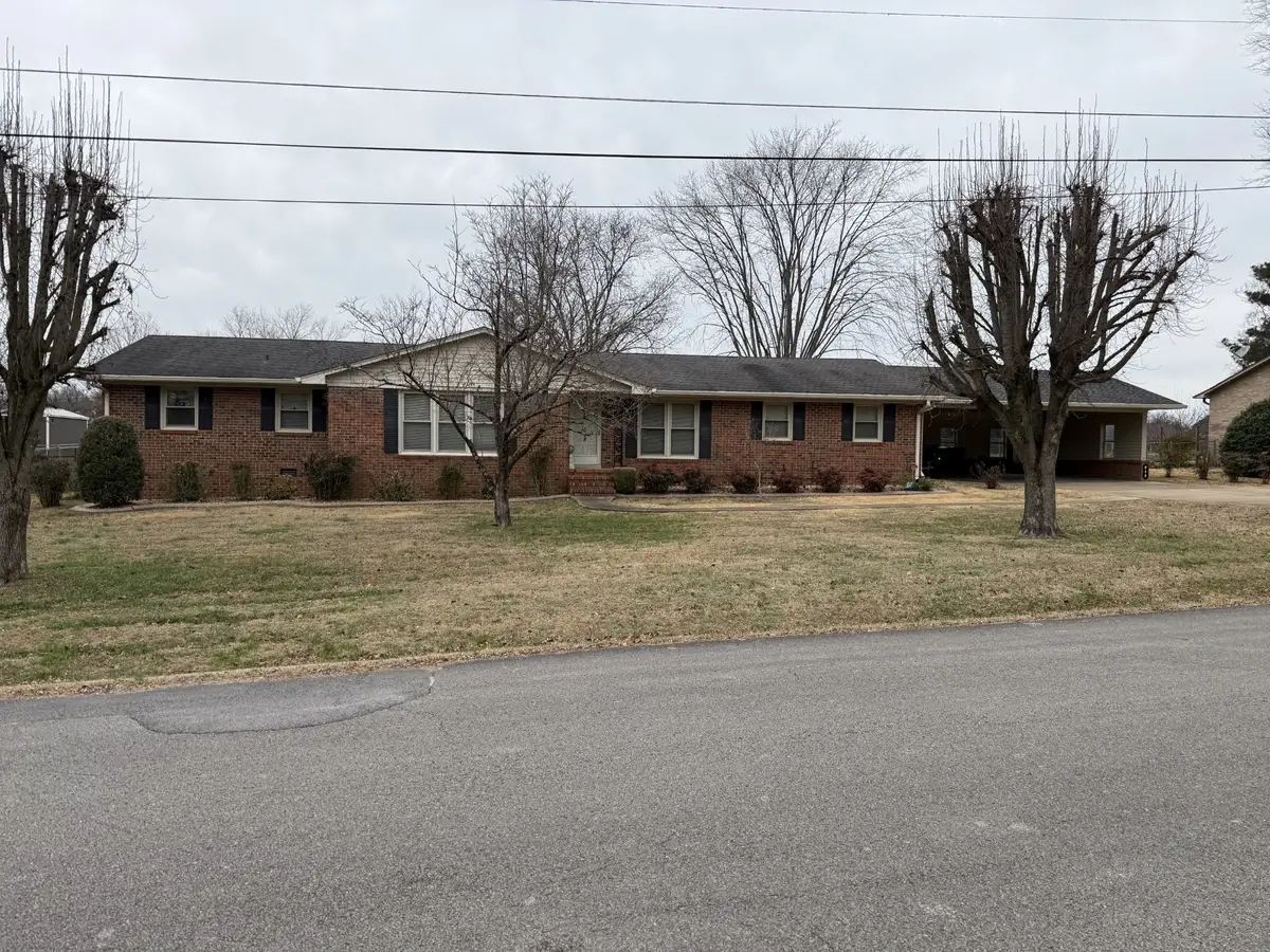 618 Fairlane Dr, Lewisburg, TN 37091 - #1