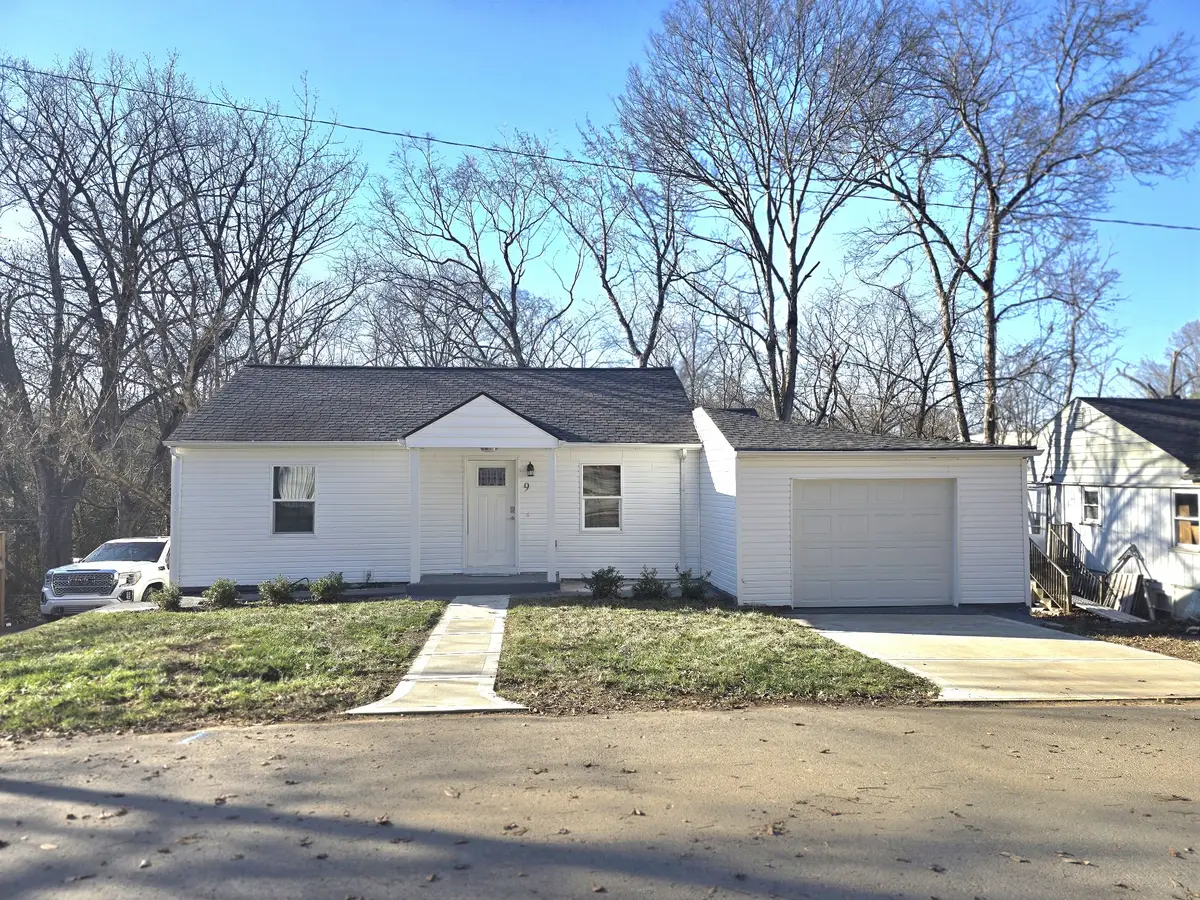 9 Proctor Dr, Clarksville, TN 37043 - Image #1