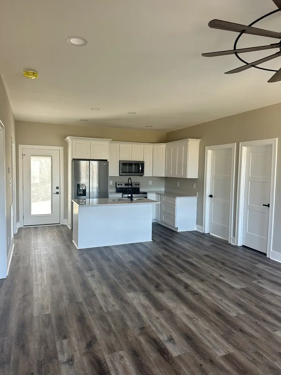 988 Davenport Rd, Cumberland City, TN 37050 - #2