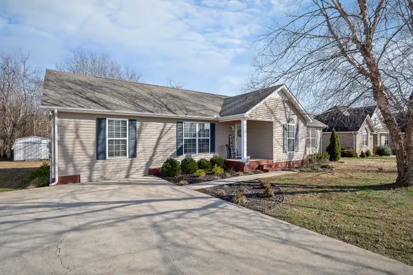 351 Creek Ln, McMinnville, TN 37110
