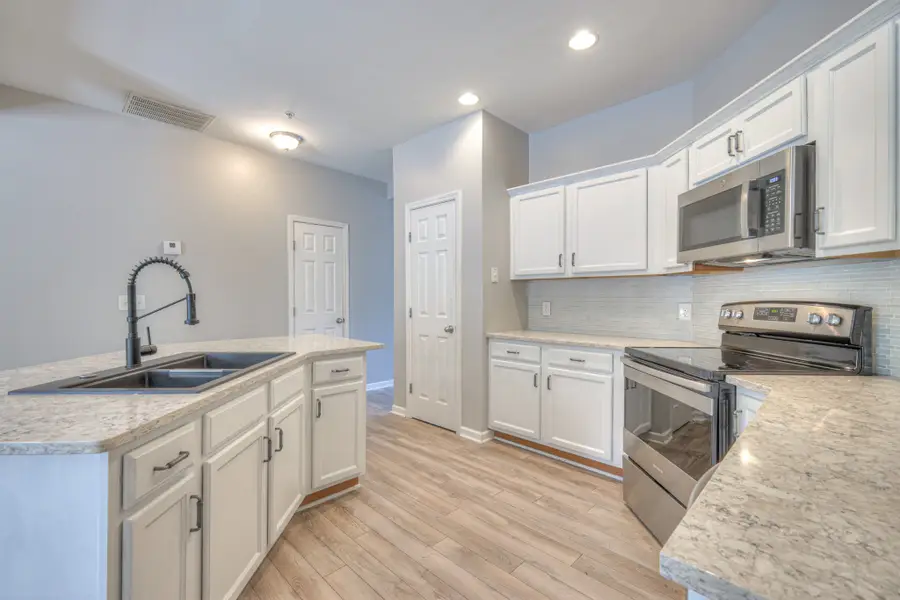 4027 Clinton Ln, Spring Hill, TN 37174 - Image #2