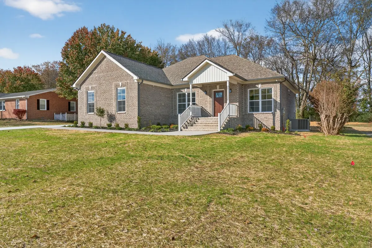 702 Meadow Rd, Mount Pleasant, TN 38474 - Image #1