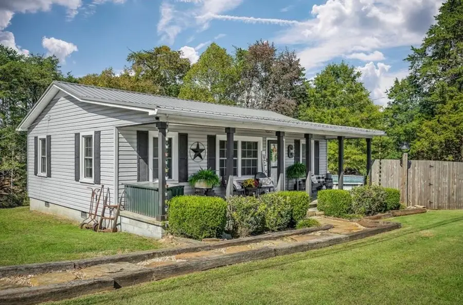 13400 Old Kentucky Rd, Walling, TN 38587 - #2