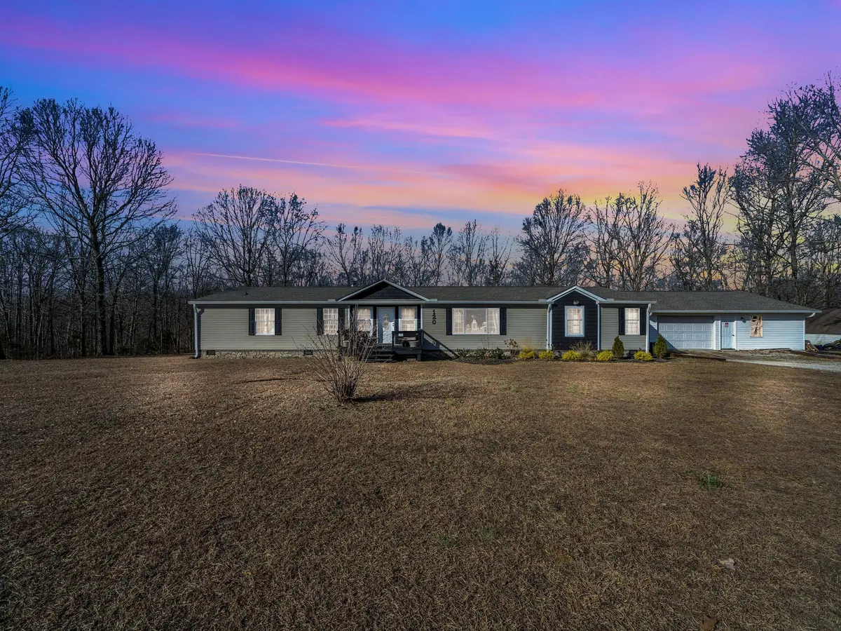 120 Th Hooper Ln, Mc Ewen, TN 37101 - Image #1