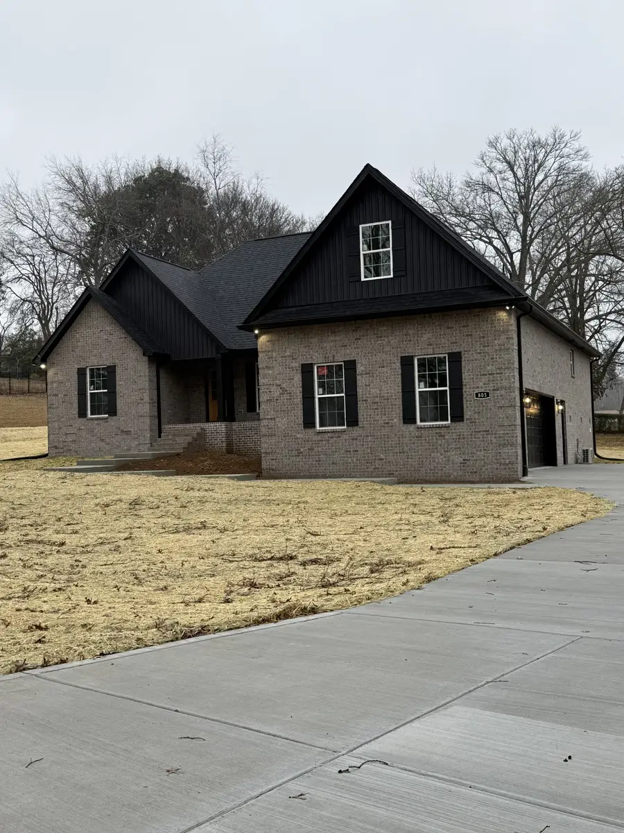 803 Manor Dr, Fayetteville, TN 37334 - Image #3