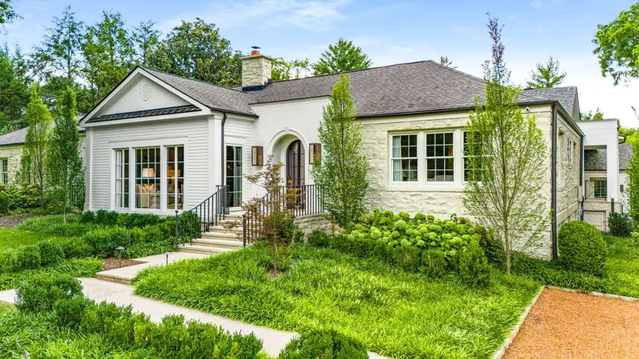 215 Lynnwood Ter, Nashville, TN 37205 - Image #2