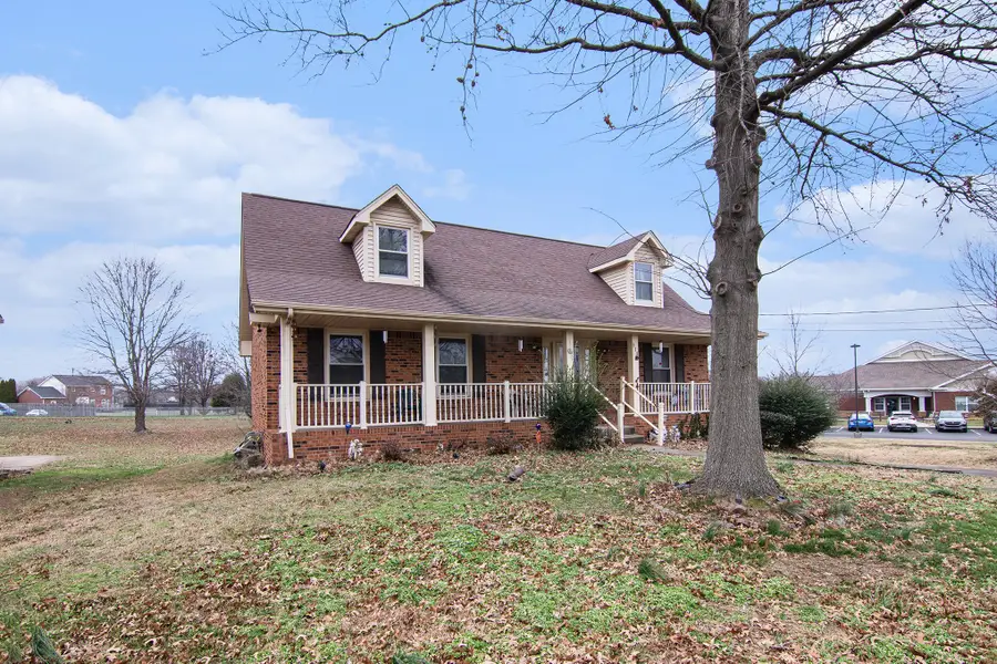 318 Windrush Dr, Clarksville, TN 37042 - Image #3