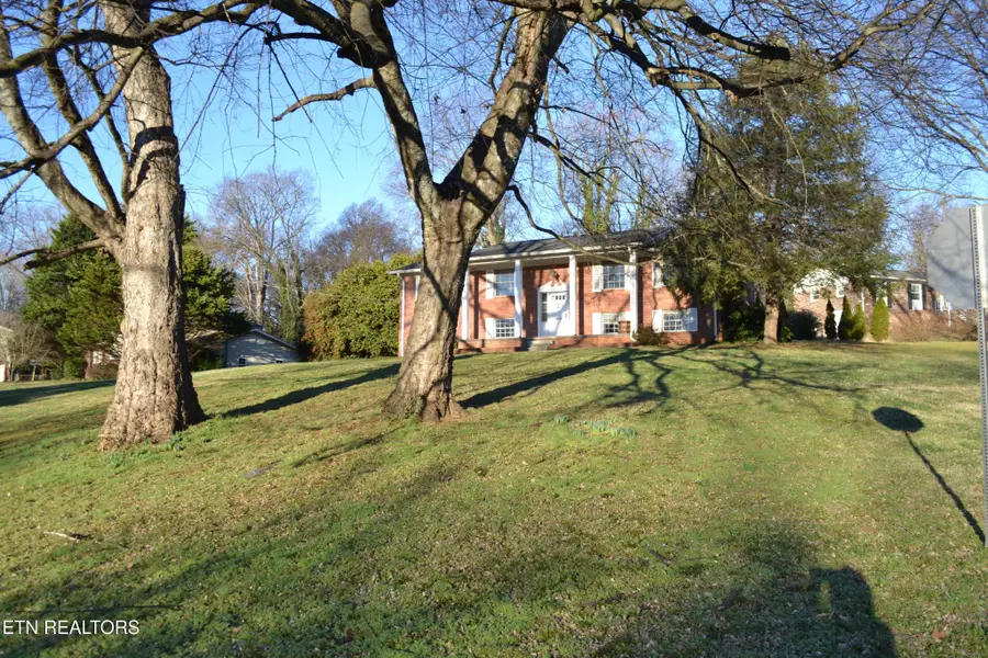 600 W Meadecrest Drive, Knoxville, TN 37923 - Image #3
