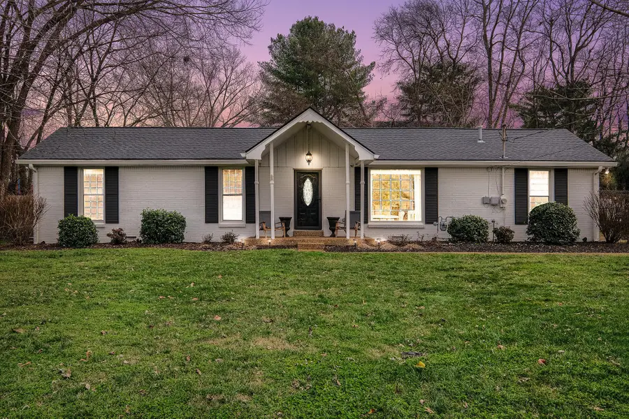 806 Edwards Dr, Franklin, TN 37064 - Image #2
