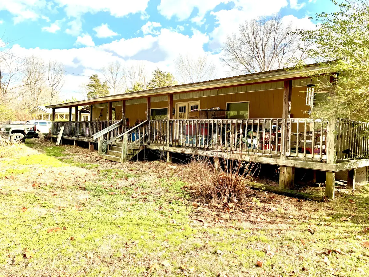 202 Pineview Rd, Linden, TN 37096 - Image #1