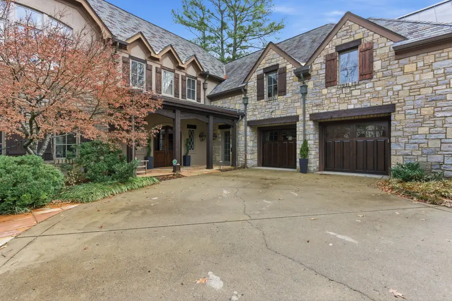 4106 Sneed Rd, Nashville, TN 37215 - Image #2