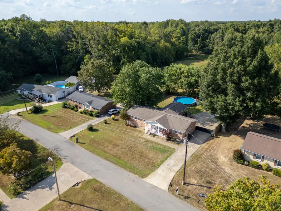 1018 Interstate Park Cir, Cedar Hill, TN 37032 - #3