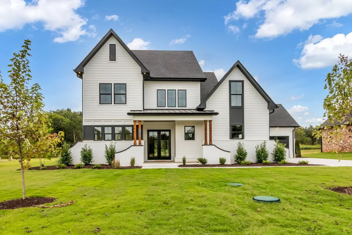 7205 Denton Dr, Christiana, TN 37037 - Image #1