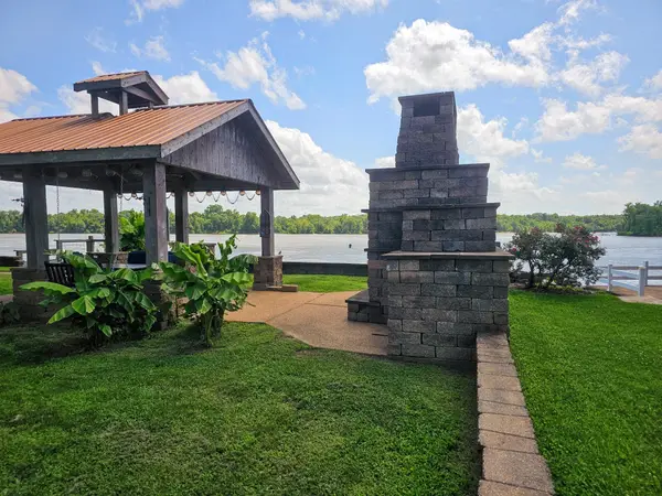 625 River Rd, Clifton, TN 38425