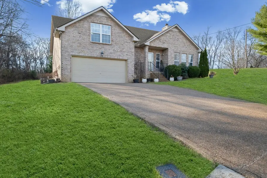 105 Hanover Ct, Hendersonville, TN 37075 - Image #2