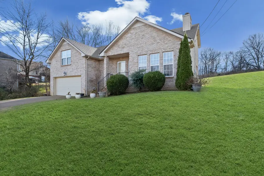105 Hanover Ct, Hendersonville, TN 37075 - Image #3