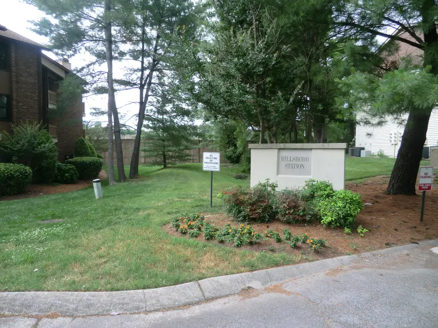 280 Hillsboro Pl, Nashville, TN 37215 - Image #2